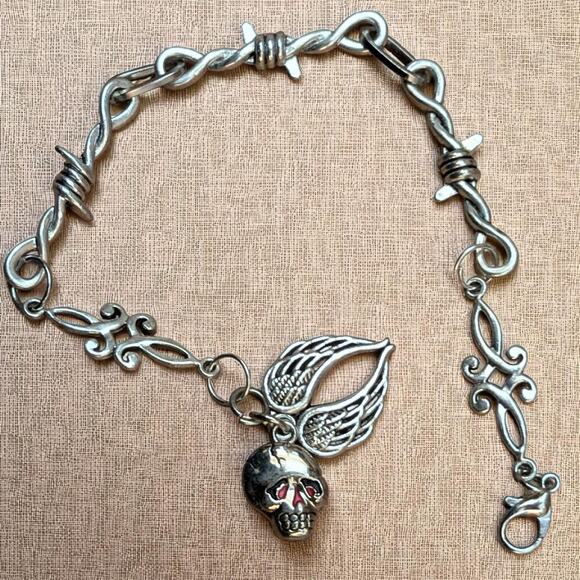 ED HARDY Skull & Wings Charm Bracelet on Barbed Wire Link Chain Stainless 8" - Picture 4 of 5